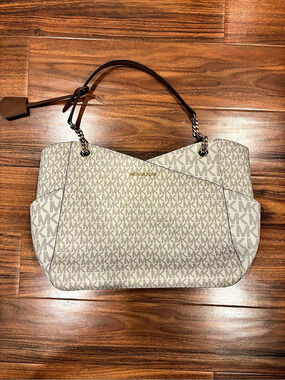 Michael Kors Voyager Large Signature Logo Tote Bag Brown & White